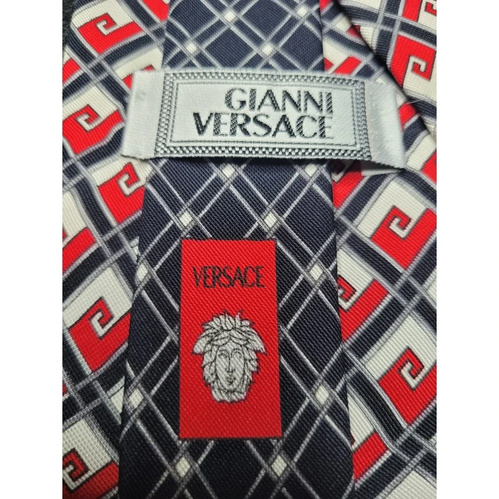 Gianni Versace Men's Necktie Red Geometric Silk 3.75x58 Excellent